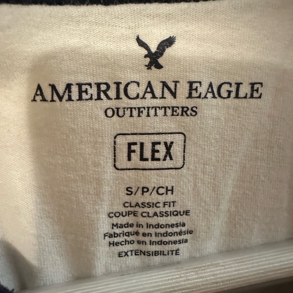 ☘️AE tee - Picture 2 of 3